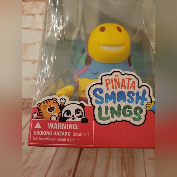 Pinata Smashlings: Dazzle the Dizzy Donkey Character Pack Roblox Exclusive - Picture 5 of 10